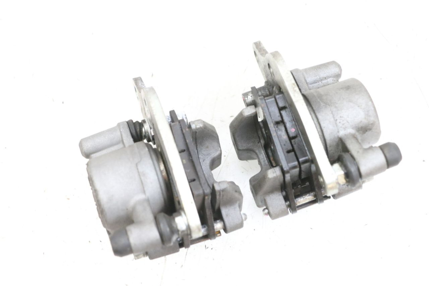 photo de ZACISK HAMULCA PRZEDNIEGO YAMAHA TRICITY 300 (2020 - 2024) - Zbliżenie techniczne