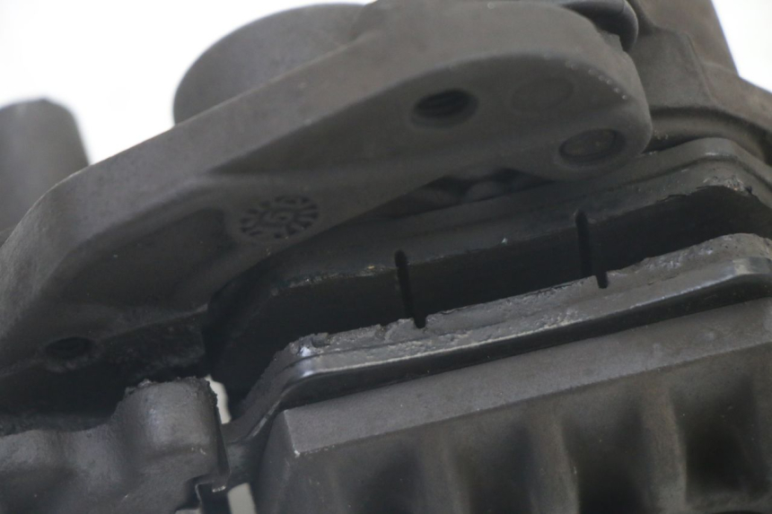 photo de ZACISK HAMULCA PRZEDNIEGO SUZUKI UH BURGMAN 125 (2002 - 2006) - Punkty mocowania