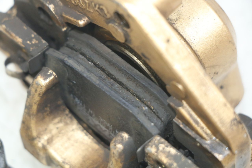 photo de ZACISK HAMULCA PRZEDNIEGO PEUGEOT V-CLIC VCLIC 50 (2007 - 2013) - Szczegół części