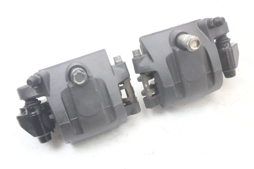 photo de ZACISK HAMULCA PRZEDNIEGO KAWASAKI VERSYS ABS 650 (2015 - 2018) - Stan powierzchni