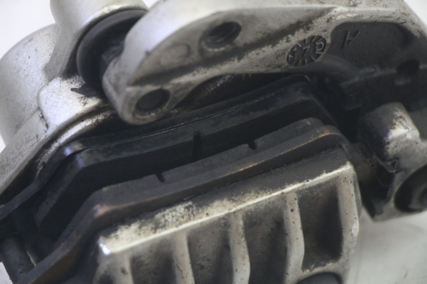 photo de ZACISK HAMULCA PRZEDNIEGO YAMAHA XMAX X-MAX 125 (2006 - 2009) - Punkty mocowania