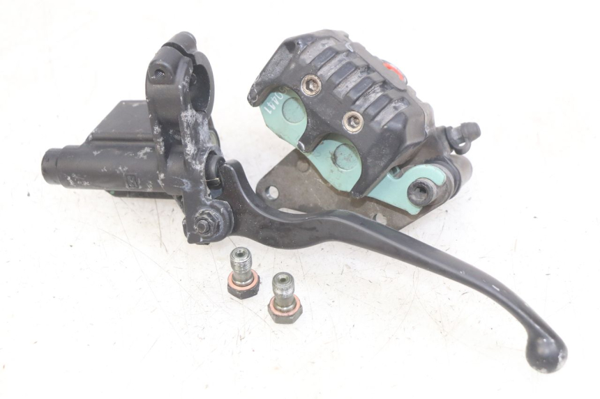 photo de ZACISK HAMULCA PRZEDNIEGO PIAGGIO XEVO - X EVO 125 (2007 - 2017) - Zbliżenie techniczne