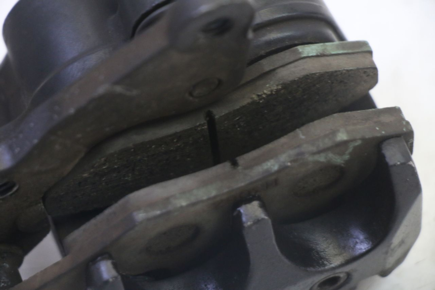 photo de ZACISK HAMULCA PRZEDNIEGO PIAGGIO XEVO - X EVO 125 (2007 - 2017) - Zbliżenie techniczne