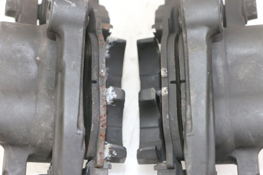 photo de ZACISK HAMULCA PRZEDNIEGO YAMAHA XJ6 ABS 600 (2008 - 2016) - Zbliżenie techniczne