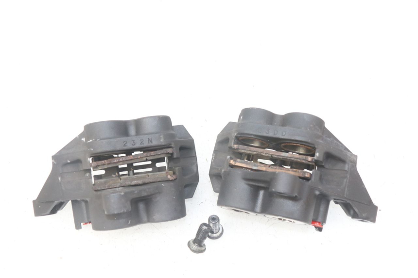 photo de ZACISK HAMULCA PRZEDNIEGO YAMAHA XP T-MAX TMAX ABS 530 (2012 - 2015) - Zbliżenie techniczne