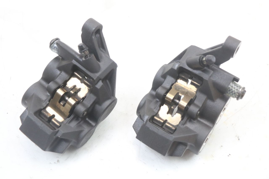 photo de ZACISK HAMULCA PRZEDNIEGO YAMAHA FZ1 FAZER 1000 (2007 - 2009) - Zbliżenie techniczne