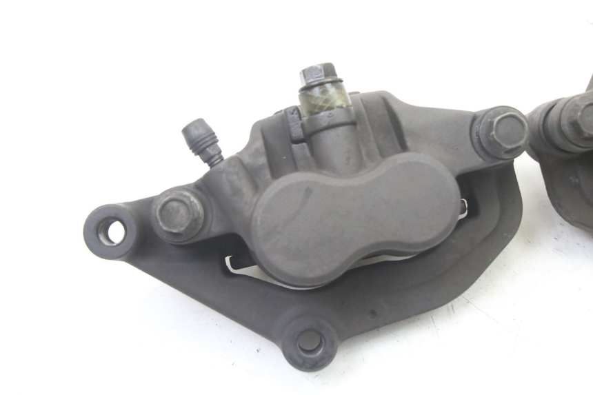 photo de ZACISK HAMULCA PRZEDNIEGO YAMAHA XJ6 600 (2008 - 2016) - Szczegół części