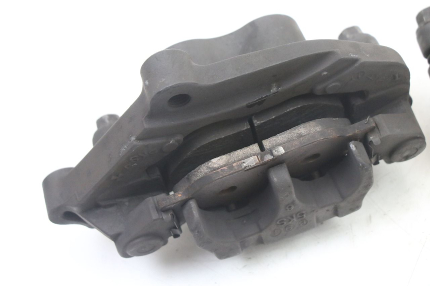 photo de ZACISK HAMULCA PRZEDNIEGO YAMAHA XJ6 600 (2008 - 2016) - Widok z bliska