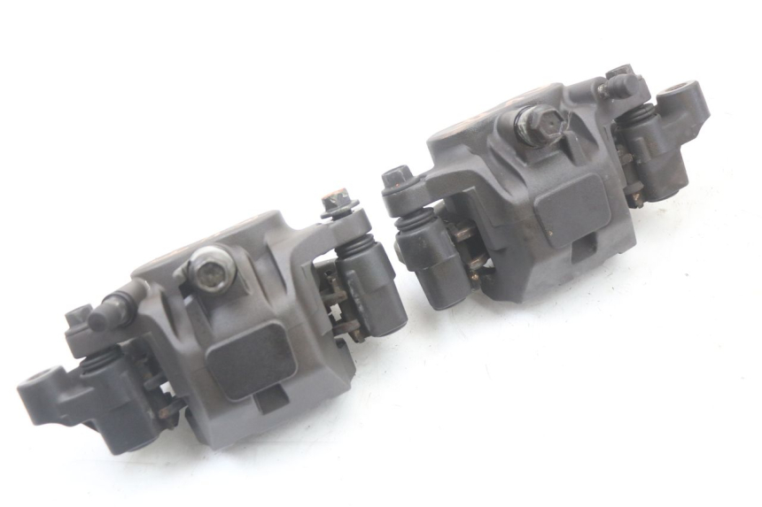 photo de ZACISK HAMULCA PRZEDNIEGO YAMAHA XJ6 ABS 600 (2008 - 2016) - Zbliżenie techniczne