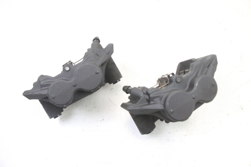 photo de ZACISK HAMULCA PRZEDNIEGO YAMAHA YP T-MAX TMAX 530 (2017 - 2020) - Zbliżenie techniczne