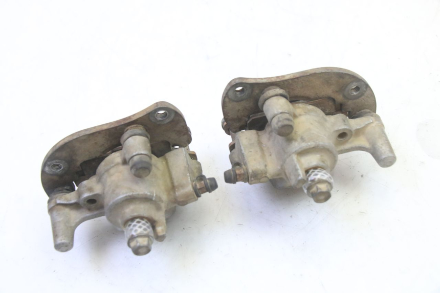 photo de ZACISK HAMULCA PRZEDNIEGO YAMAHA YFM GRIZZLY 550 (2008 - 2015) - Zbliżenie techniczne