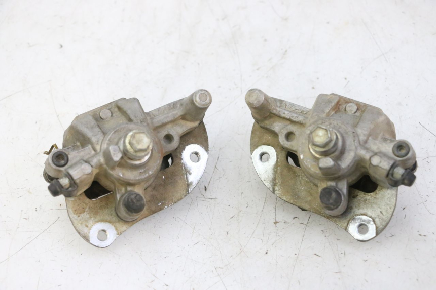 photo de ZACISK HAMULCA PRZEDNIEGO YAMAHA YFM R RAPTOR 250 (2008 - 2014) - Szczegóły charakterystyczne