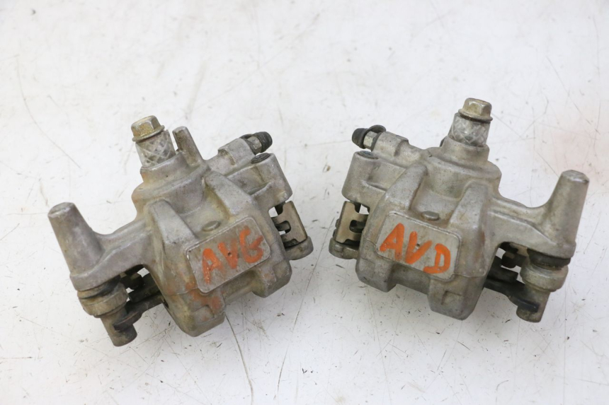 photo de ZACISK HAMULCA PRZEDNIEGO YAMAHA YFM R RAPTOR 250 (2008 - 2014) - Inny kąt widzenia