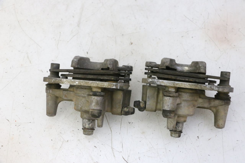 photo de ZACISK HAMULCA PRZEDNIEGO YAMAHA YFM R RAPTOR 250 (2008 - 2014) - Zbliżenie techniczne