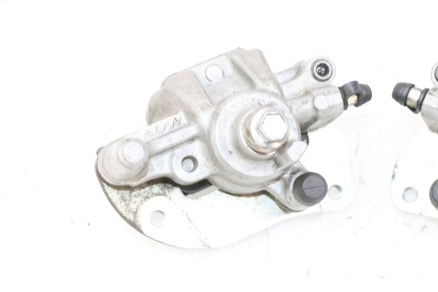 photo de ZACISK HAMULCA PRZEDNIEGO YAMAHA YFM R RAPTOR 250 (2008 - 2014) - Oznaczenia i referencje