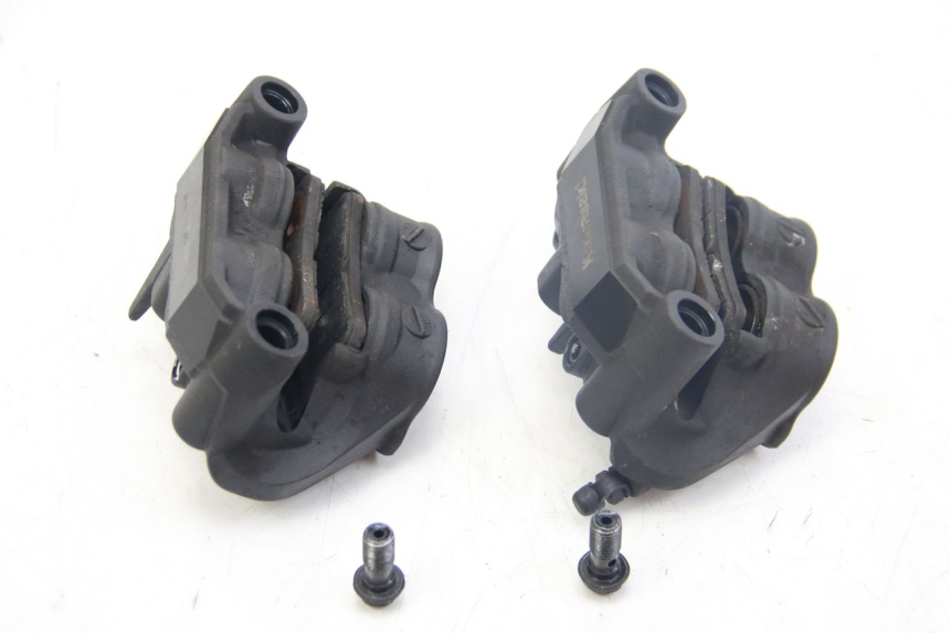 photo de ZACISK HAMULCA PRZEDNIEGO KAWASAKI Z ABS 1000 (2014 - 2020) - Zbliżenie techniczne