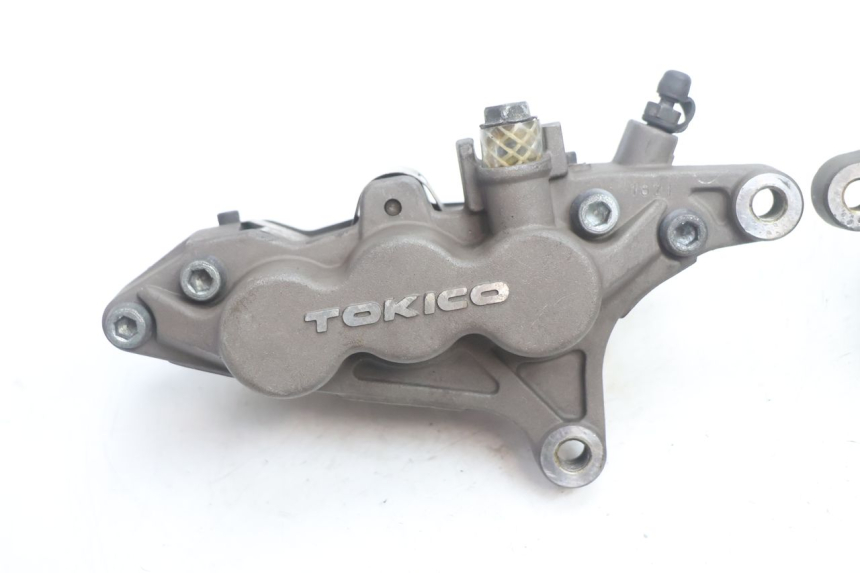 photo de PRZEDNI ZACISK HAMULCOWY KAWASAKI ZX-6R ZX6R 600 (2000 - 2002) - Szczegół części