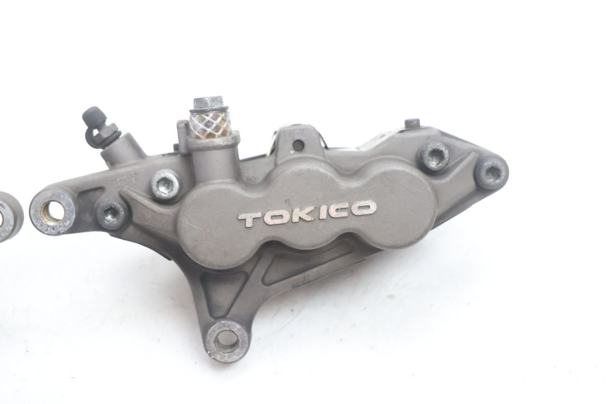 photo de PRZEDNI ZACISK HAMULCOWY KAWASAKI ZX-6R ZX6R 600 (2000 - 2002) - Zoom stanu zużycia