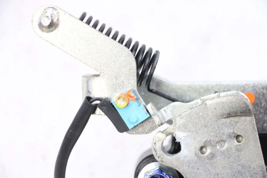 photo de ZACISK HAMULCA ROLL LOCK PIAGGIO MP3 HPE 300 (2019 - 2026) - Oznaczenia i referencje