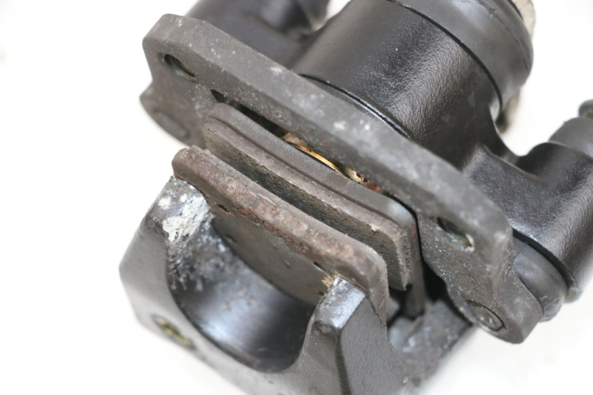 photo de ZACISK HAMULCA POSTOJOWEGO PIAGGIO MP3 HPE 300 (2019 - 2026) - Inny kąt widzenia