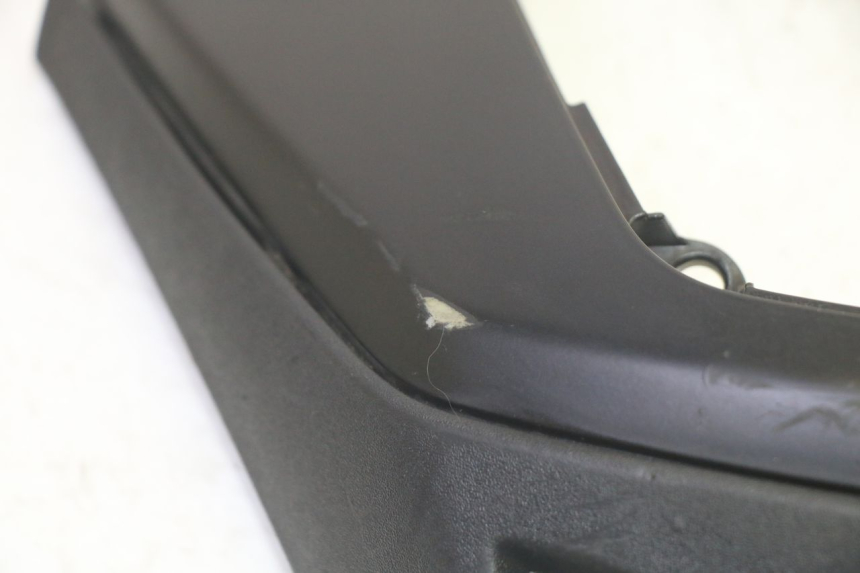 photo de DOLNA PRZEDNIA MASKOWNICA PIAGGIO MP3 HPE 350 (2018 - 2020) - Szczegół części