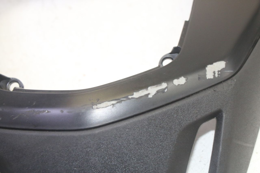 photo de DOLNA PRZEDNIA MASKOWNICA PIAGGIO MP3 HPE 350 (2018 - 2020) - Zoom stanu zużycia