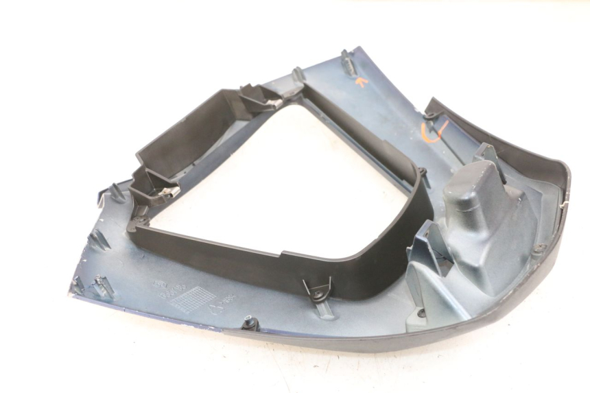 photo de DOLNA PRZEDNIA MASKOWNICA PIAGGIO MP3 RL 250 (2006 - 2010) - Punkty mocowania