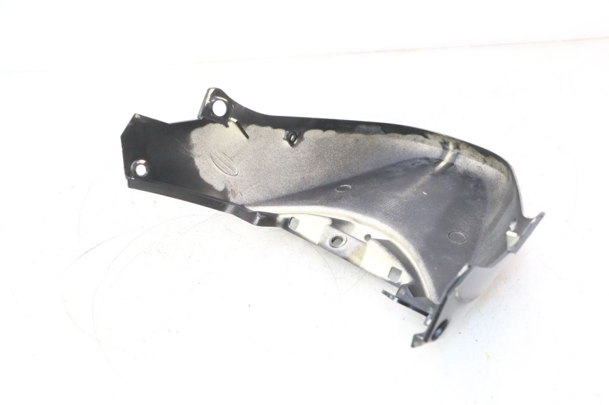 photo de DOLNA PRZEDNIA MASKOWNICA PEUGEOT TREKKER 50 (1995 - 2004) - Inny kąt widzenia