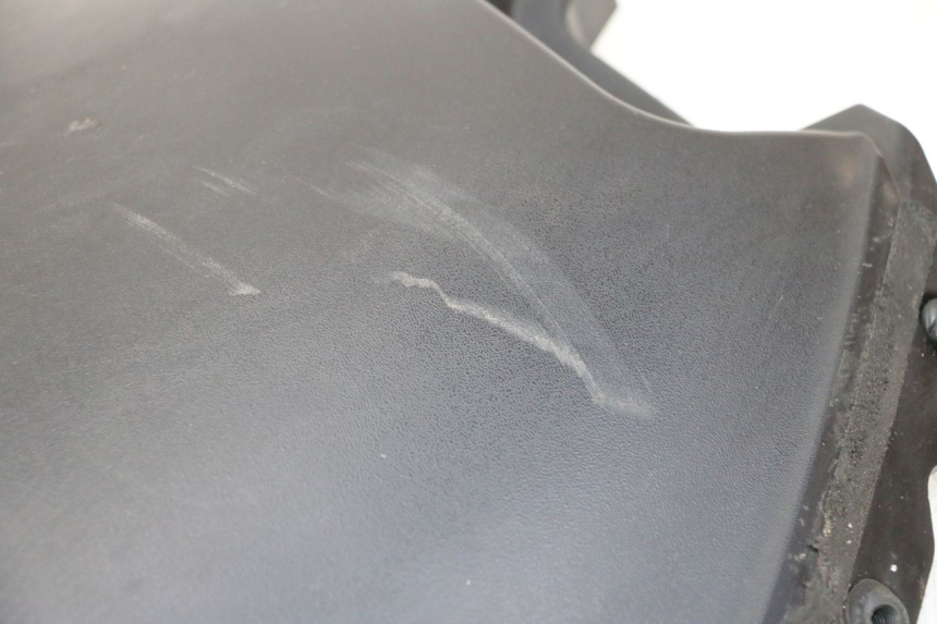 photo de PRZÓD WEWNĘTRZNY SUZUKI BURGMAN 125 (2007 - 2014) - Zbliżenie techniczne