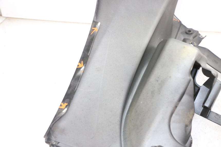 photo de PRZÓD PIAGGIO MP3 125 (2006 - 2014) - Punkty mocowania