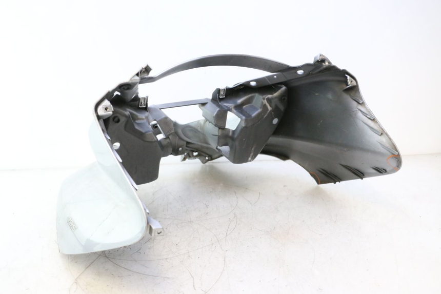 photo de PRZÓD PIAGGIO MP3 125 (2006 - 2014) - Punkty mocowania