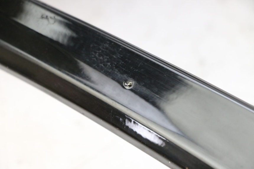 photo de GÓRNA PRZEDNIA MASKOWNICA KYMCO AGILITY 4T 50 (2005 - 2018) - Szczegół części