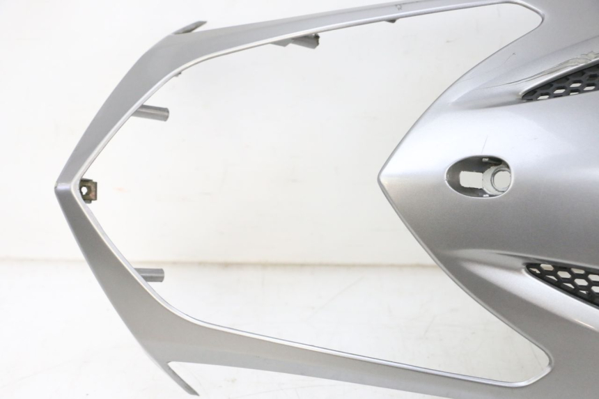 photo de GÓRNA PRZEDNIA MASKOWNICA KYMCO AGILITY CITY 4T 50 (2008 - 2016) - Szczegóły charakterystyczne