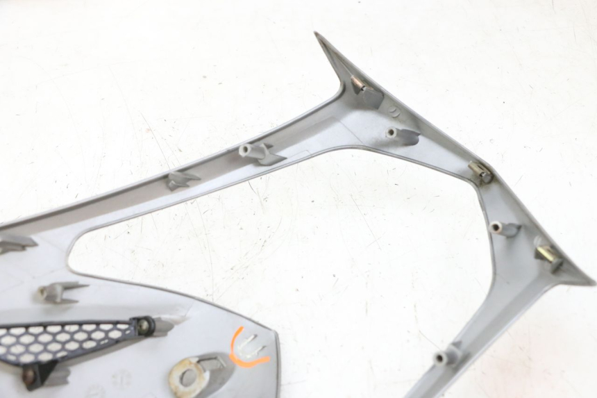 photo de GÓRNA PRZEDNIA MASKOWNICA KYMCO AGILITY CITY 4T 50 (2008 - 2016) - Zoom stanu zużycia