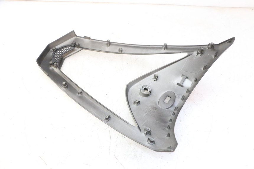 photo de GÓRNA PRZEDNIA MASKA KYMCO AGILITY NAKED RENOUVO 2T 50 (2011 - 2018) - Punkty mocowania