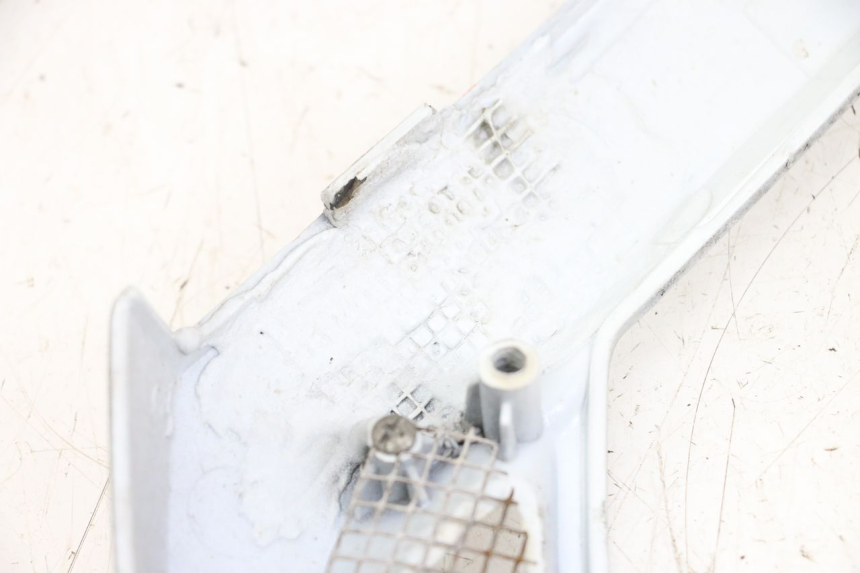 photo de GÓRNA PRZEDNIA MASKOWNICA KYMCO AGILITY RS 4T 50 (2009 - 2013) - Zoom stanu zużycia