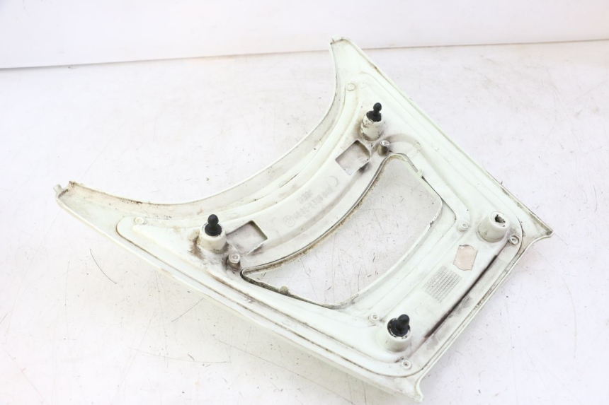 photo de GÓRNA PRZEDNIA MASKOWNICA BMW C1 125 (2000 - 2003) - Zbliżenie techniczne