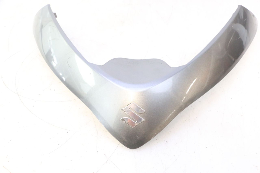 photo de GÓRNA PRZEDNIA MASKOWNICA SUZUKI BURGMAN 125 (2007 - 2014) - Oznaczenia i referencje