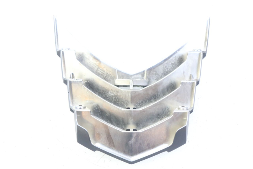 photo de GÓRNA PRZEDNIA MASKOWNICA PEUGEOT CITYSTAR IE 2T 50 (2018 - 2021) - Zbliżenie techniczne