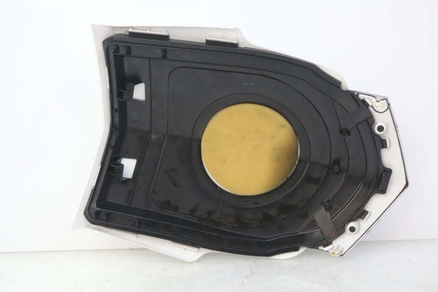 photo de GÓRNA PRZEDNIA MASKOWNICA PEUGEOT E-VIVACITY 1 (2012 - 2018) - Szczegóły charakterystyczne