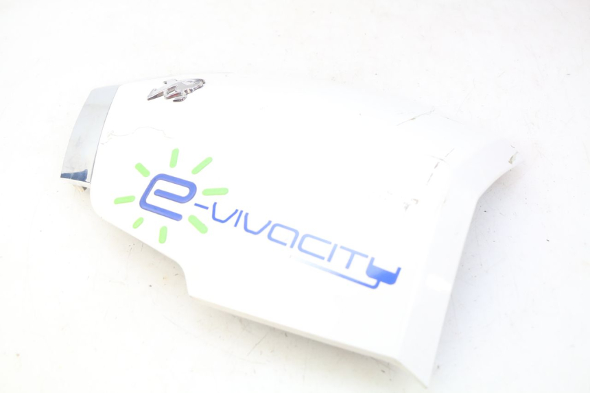 photo de GÓRNA PRZEDNIA MASKOWNICA PEUGEOT E-VIVACITY 1 (2012 - 2018) - Zoom stanu zużycia