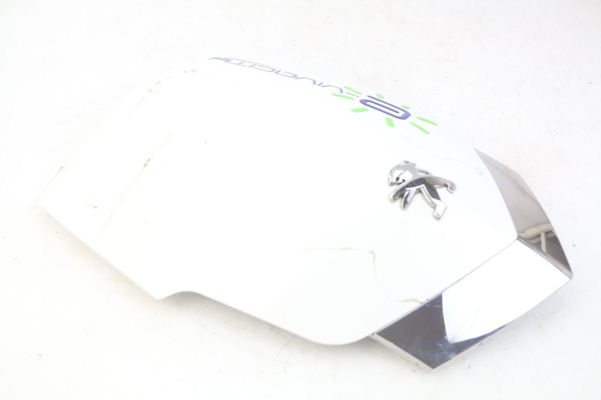 photo de GÓRNA PRZEDNIA MASKOWNICA PEUGEOT E-VIVACITY 1 (2012 - 2018) - Zbliżenie techniczne