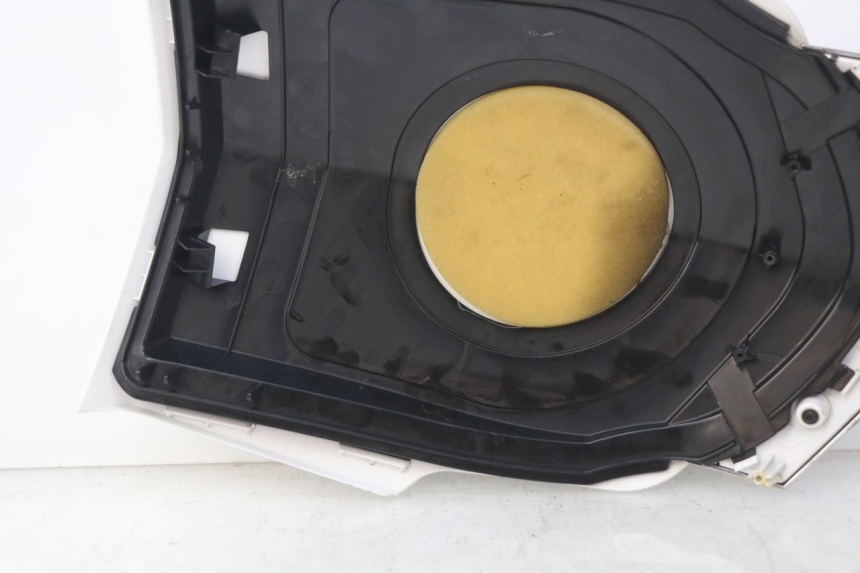 photo de GÓRNA PRZEDNIA MASKOWNICA PEUGEOT E-VIVACITY 1 (2012 - 2018) - Oznaczenia i referencje