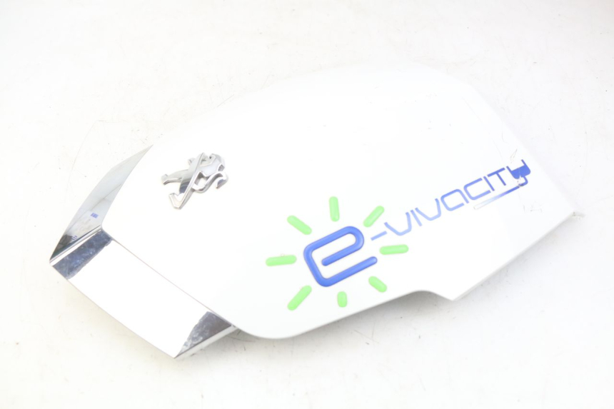 photo de GÓRNA PRZEDNIA MASKOWNICA PEUGEOT E-VIVACITY 1 (2012 - 2018) - Zbliżenie techniczne