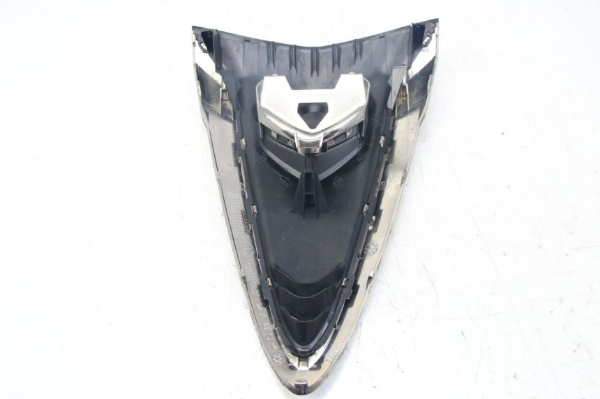 photo de GÓRNA PRZEDNIA MASKOWNICA YAMAHA D'ELIGHT DELIGHT 125 (2017 - 2020) - Zbliżenie techniczne