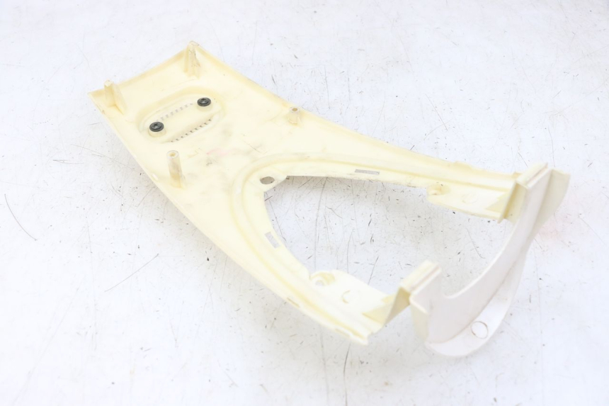 photo de GÓRNA PRZEDNIA MASKOWNICA EUROCKA RETRO 50 (2007 - 2014) - Szczegół części