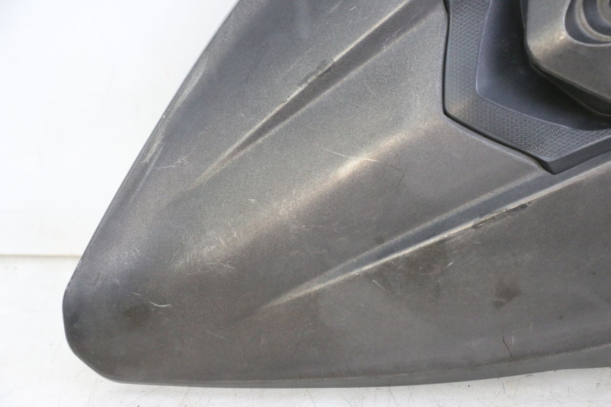 photo de GÓRNA PRZEDNIA MASKOWNICA JM MOTORS EVOLIS 4T 50 (2018 - 2022) - Zbliżenie komponentów