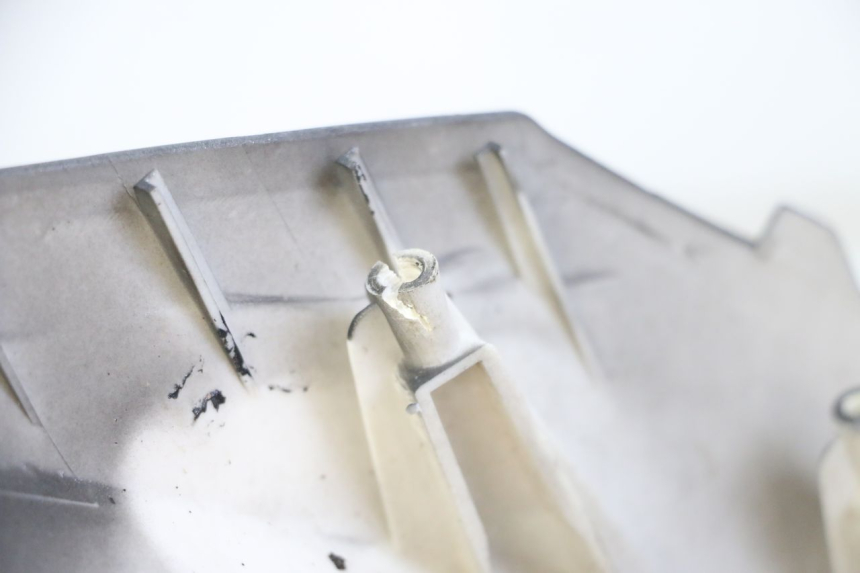 photo de GÓRNA PRZEDNIA MASKOWNICA JM MOTORS EVOLIS 4T 50 (2018 - 2022) - Zoom stanu zużycia