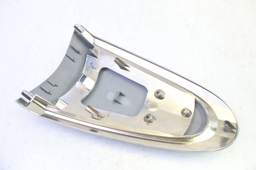 photo de GÓRNA PRZEDNIA MASKOWNICA SYM FIDDLE 3 III 125 (2014 - 2020) - Zbliżenie techniczne