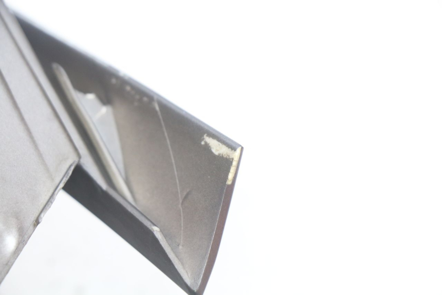 photo de GÓRNA PRZEDNIA MASKOWNICA PEUGEOT GEOPOLIS 400 (2007 - 2013) - Zoom stanu zużycia